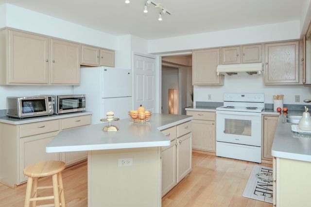 3162 Shamrock Court, Ann Arbor, MI 48105