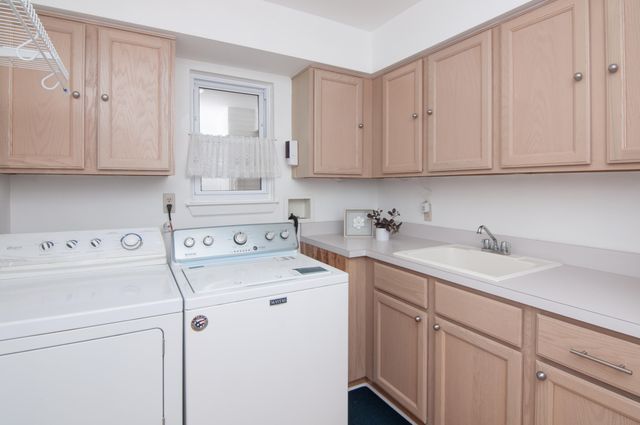 3162 Shamrock Court, Ann Arbor, MI 48105