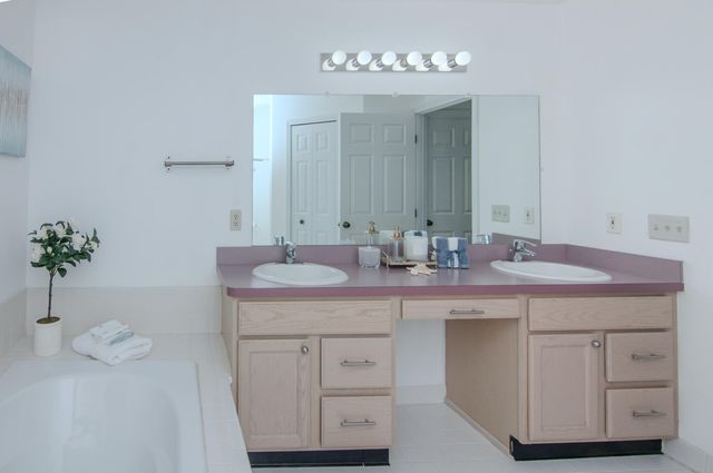 3162 Shamrock Court, Ann Arbor, MI 48105