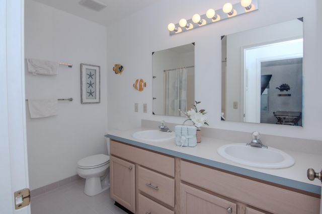 3162 Shamrock Court, Ann Arbor, MI 48105