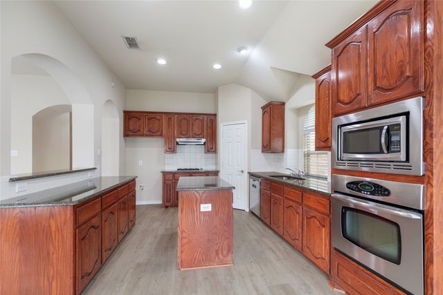 413 Cold Mountain Trail, Fort Worth, TX 76131