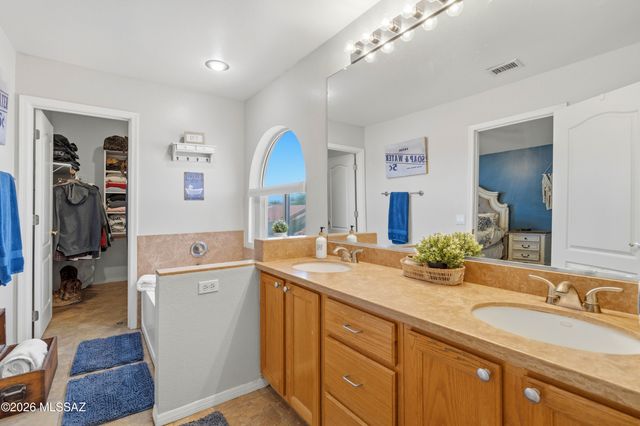10197 E Sonoran Heights Place, Tucson, AZ 85748