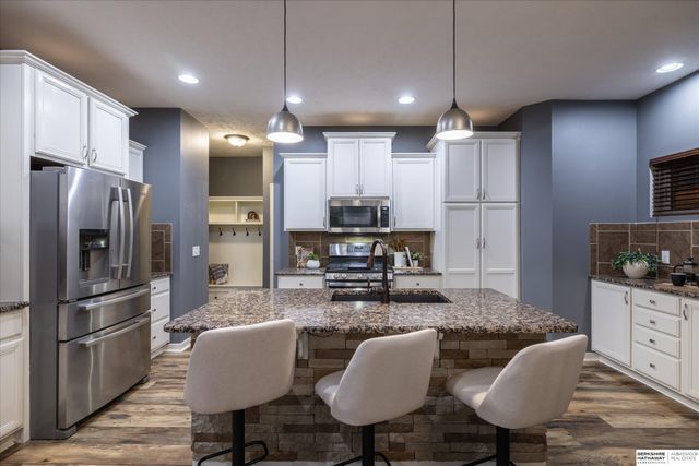 2103 S 195th Street, Omaha, NE 68130