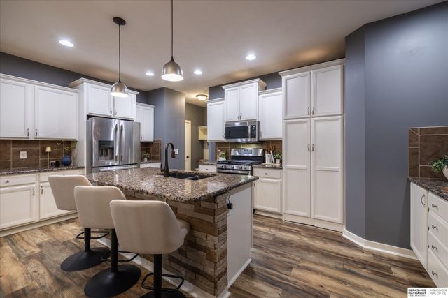 2103 S 195th Street, Omaha, NE 68130