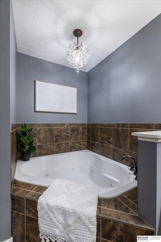 2103 S 195th Street, Omaha, NE 68130