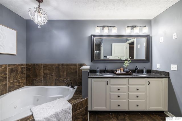 2103 S 195th Street, Omaha, NE 68130