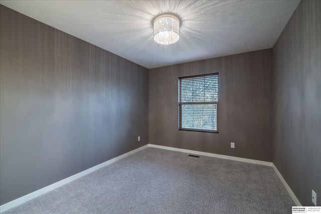 2103 S 195th Street, Omaha, NE 68130