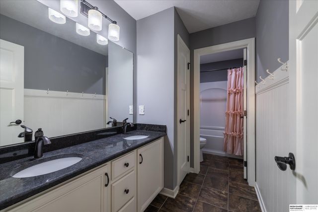 2103 S 195th Street, Omaha, NE 68130