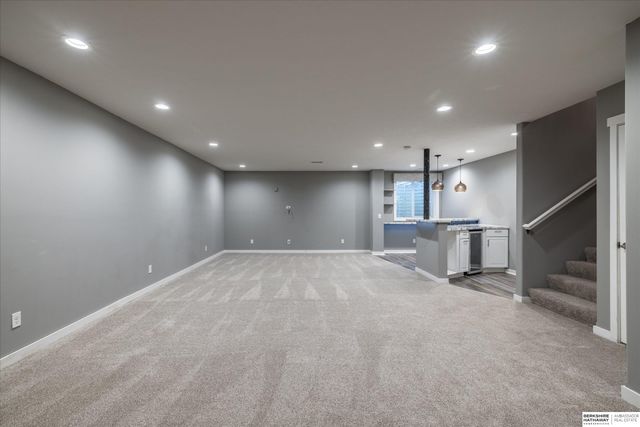 2103 S 195th Street, Omaha, NE 68130