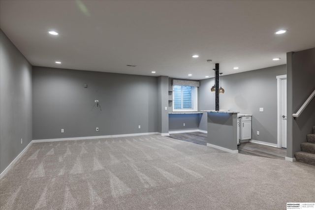 2103 S 195th Street, Omaha, NE 68130