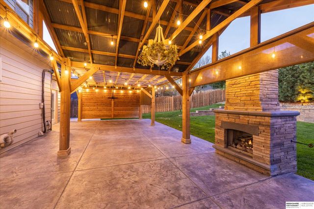 2103 S 195th Street, Omaha, NE 68130