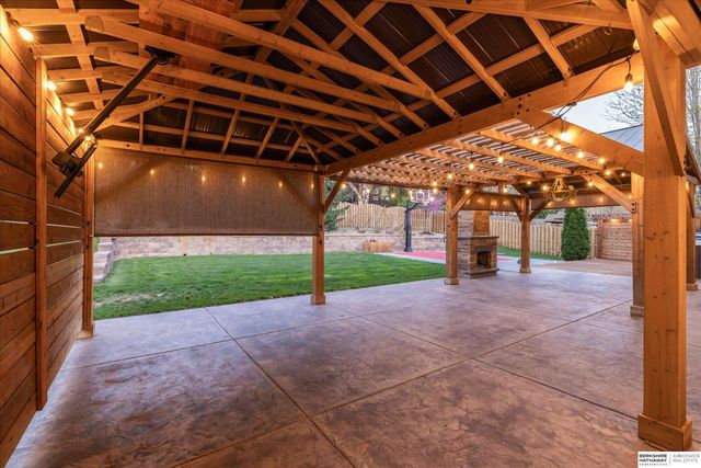 2103 S 195th Street, Omaha, NE 68130