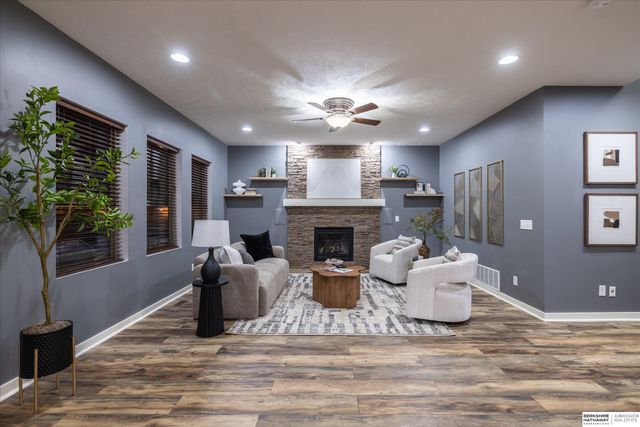 2103 S 195th Street, Omaha, NE 68130