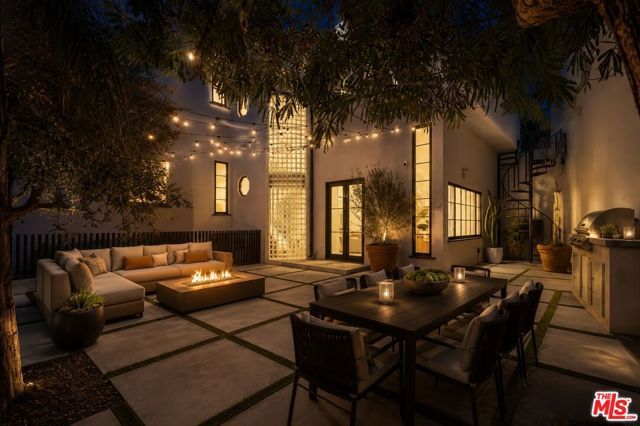 6467 Deep Dell Place, Los Angeles, CA 90068
