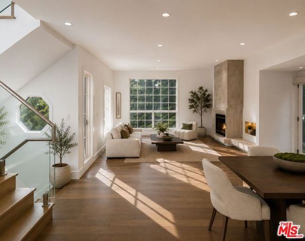 6467 Deep Dell Place, Los Angeles, CA 90068