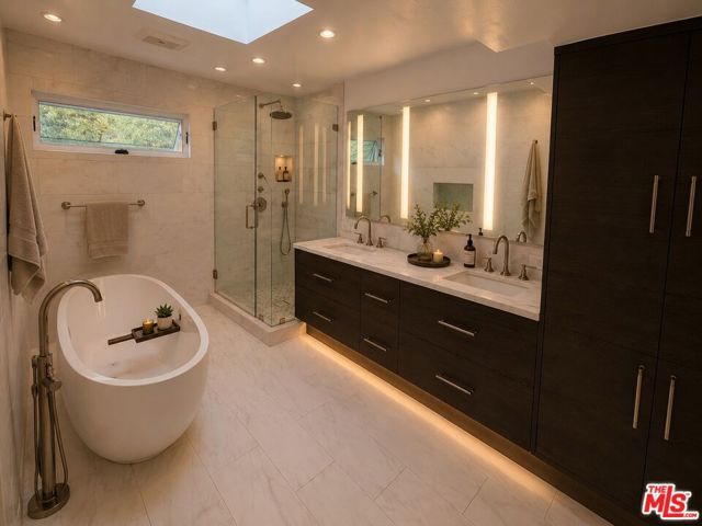6467 Deep Dell Place, Los Angeles, CA 90068
