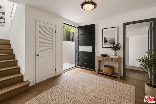 6467 Deep Dell Place, Los Angeles, CA 90068