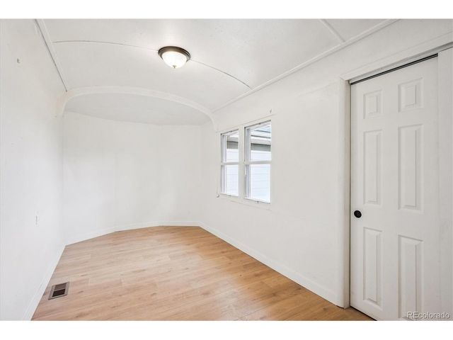 2110 Eagle Cir Ct, Aurora, CO 80011