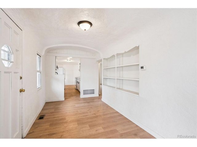 2110 Eagle Cir Ct, Aurora, CO 80011