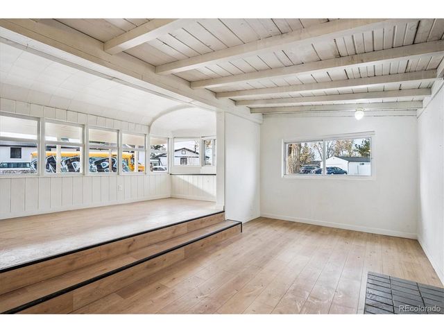 2110 Eagle Cir Ct, Aurora, CO 80011