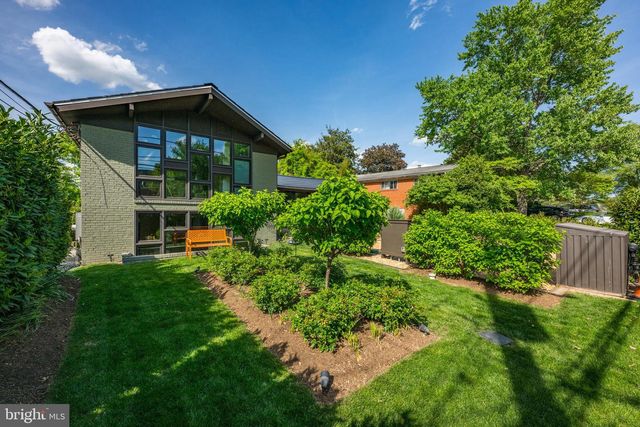 6109 GREENTREE RD, Bethesda, MD 20817