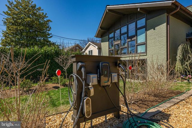 6109 GREENTREE RD, Bethesda, MD 20817
