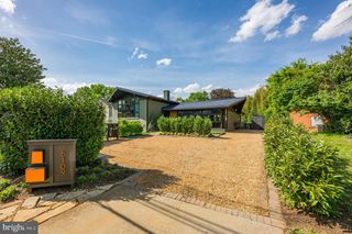 6109 GREENTREE RD, Bethesda, MD 20817