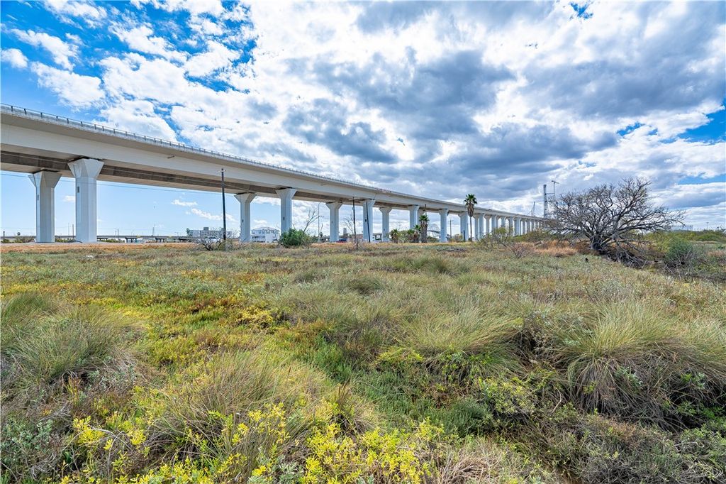 3411 W Causeway Blvd, Corpus Christi, TX 78402 — photo 5