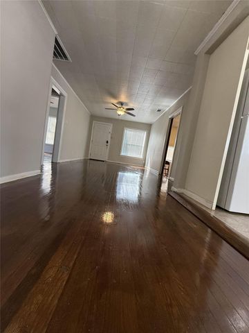 7607 Hemlock Street, Houston, TX 77012