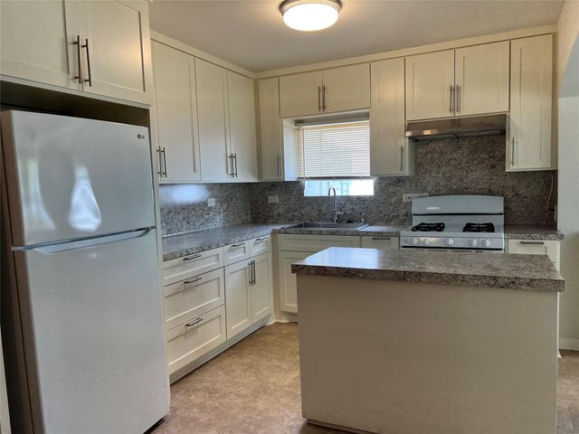 7607 Hemlock Street, Houston, TX 77012