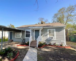 7607 Hemlock Street, Houston, TX 77012