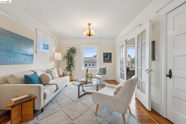 532 42nd St, Oakland, CA 94609