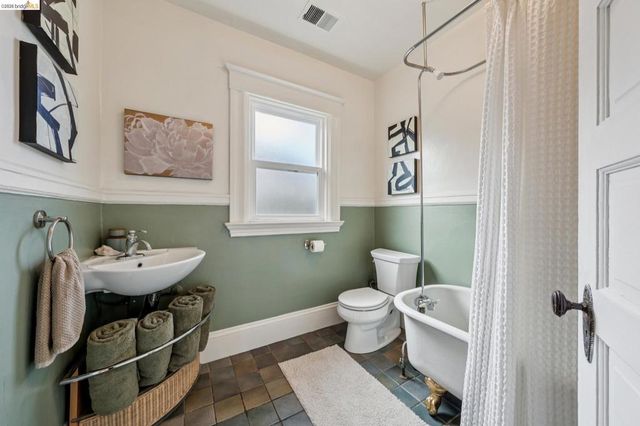532 42nd St, Oakland, CA 94609