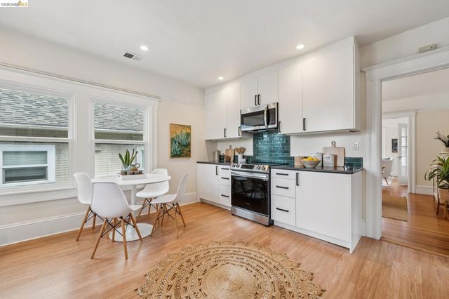 532 42nd St, Oakland, CA 94609