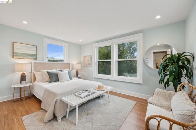 532 42nd St, Oakland, CA 94609