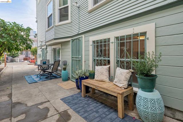 532 42nd St, Oakland, CA 94609
