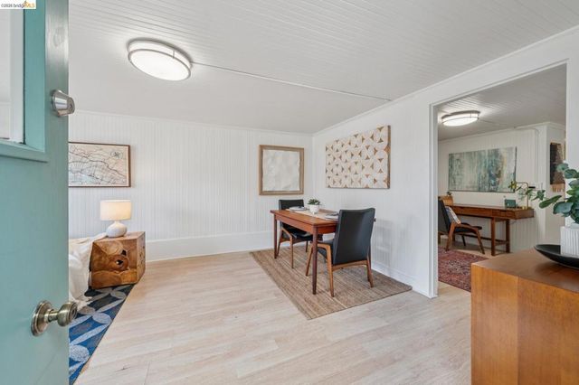 532 42nd St, Oakland, CA 94609