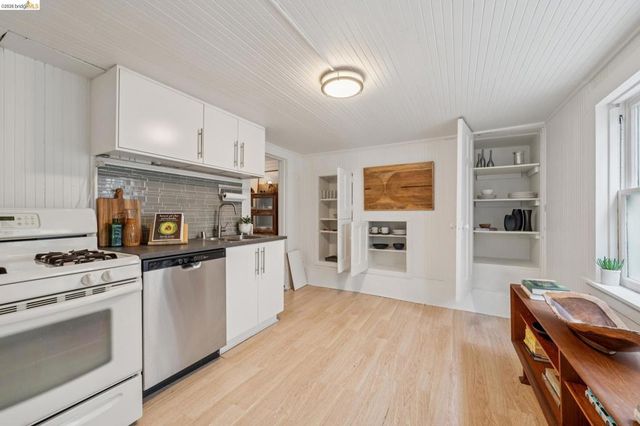 532 42nd St, Oakland, CA 94609