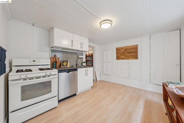 532 42nd St, Oakland, CA 94609