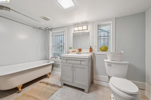 532 42nd St, Oakland, CA 94609