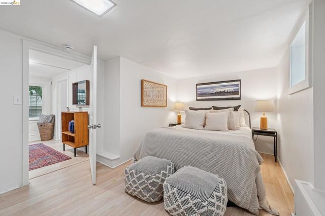 532 42nd St, Oakland, CA 94609