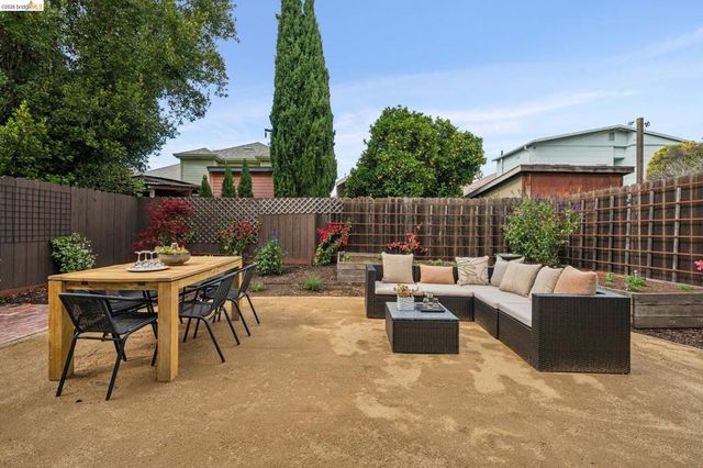 532 42nd St, Oakland, CA 94609