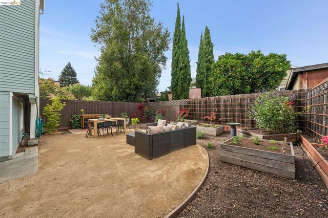 532 42nd St, Oakland, CA 94609