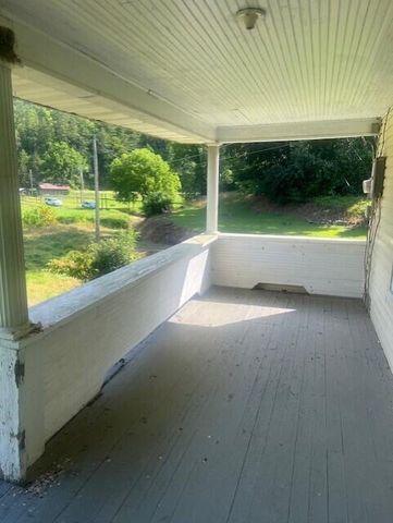 10625 Brushy Road Road, Pikeville, KY 41501