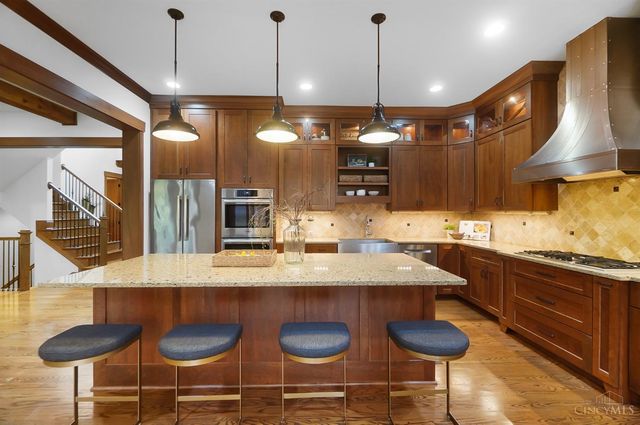 9675 Tall Trail, Indian Hill, OH 45242