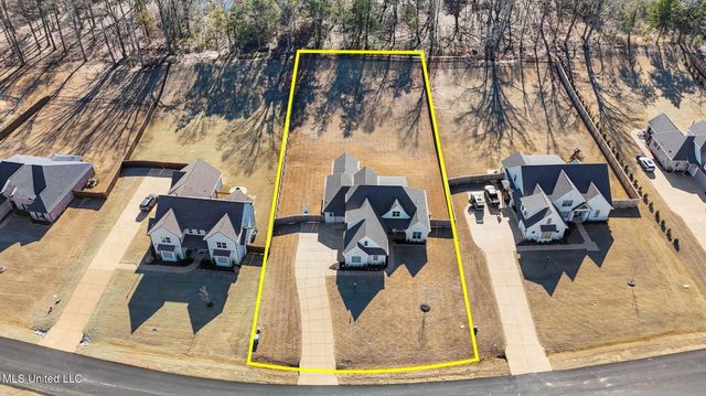 5133 Camp Crossing, Hernando, MS 38632