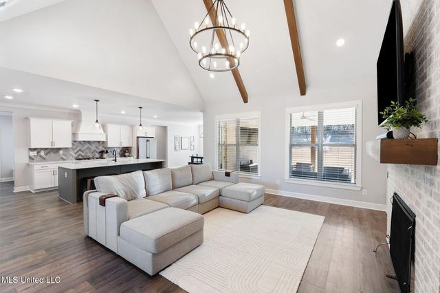 5133 Camp Crossing, Hernando, MS 38632