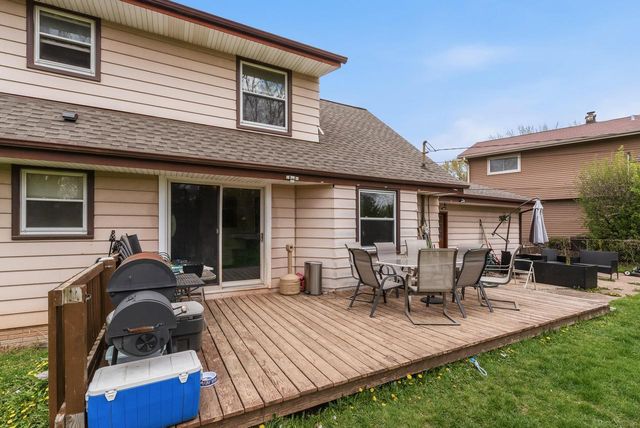 1666 Dellwood COURT, Grafton, WI 53024