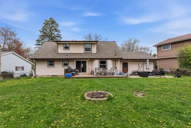 1666 Dellwood COURT, Grafton, WI 53024