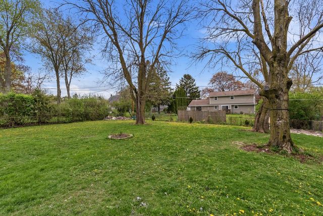1666 Dellwood COURT, Grafton, WI 53024